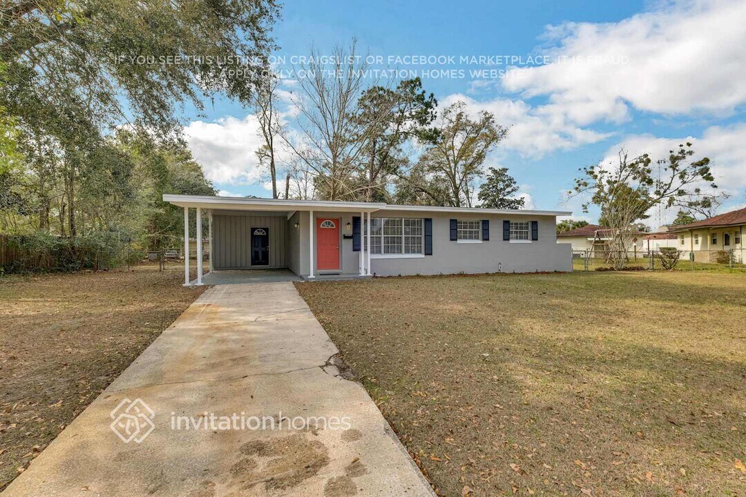 1650 Cezanne Dr W in Jacksonville, FL - Building Photo