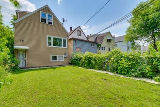 8320 S Burnham Ave in Chicago, IL - Building Photo - Building Photo
