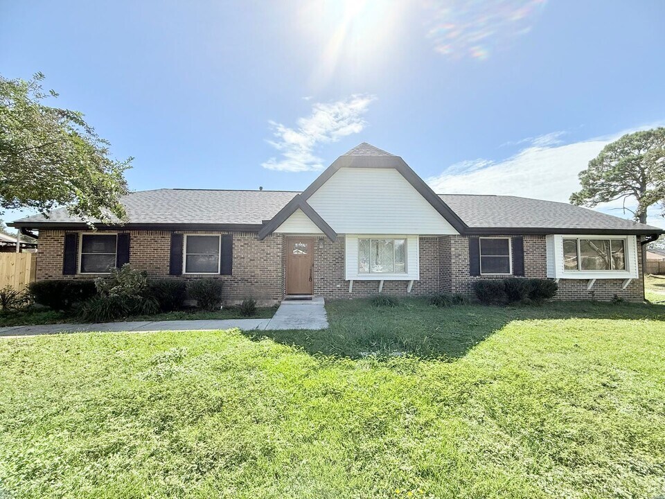 4201 Capri Dr in Pensacola, FL - Building Photo