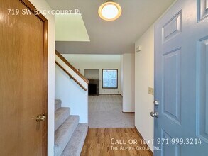 719 SW Backcourt Pl in Aloha, OR - Building Photo - Building Photo