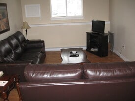 29 Abbott Ct in Fredericton, NB - Building Photo