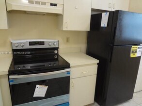 426 NE 210th Cir Terrace in Miami, FL - Building Photo - Building Photo