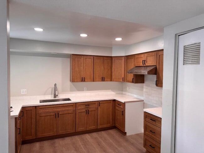 3117 Pearl Dr, Unit #3