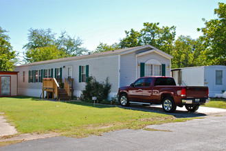 Bells Half Acres in Dallas, TX - Building Photo - Building Photo