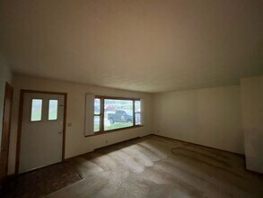 2104 Independence Ln-Unit -2104 in Janesville, WI - Building Photo - Building Photo