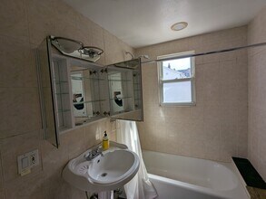 15214 79th Ave, Unit STU in Flushing, NY - Building Photo - Building Photo