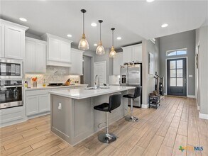 323 Sugarcane in New Braunfels, TX - Building Photo - Building Photo