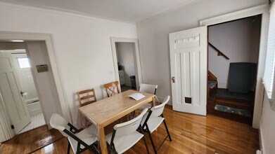 4708 Midvale Ave N, Unit Room 1 in Seattle, WA - Building Photo - Building Photo