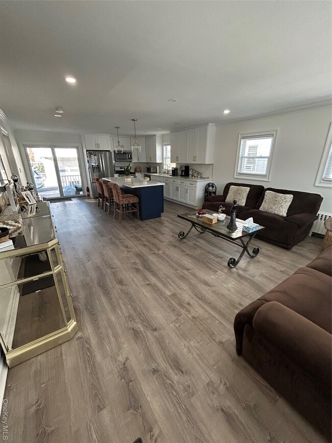 34 Smith St in Glen Cove, NY - Building Photo - Building Photo