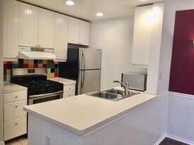 18645 Hatteras St, Unit 18645 Hatteras St Unit 12 in Tarzana, CA - Building Photo