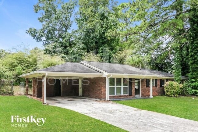 2206 Fairway Cir SW in Atlanta, GA - Foto de edificio - Building Photo