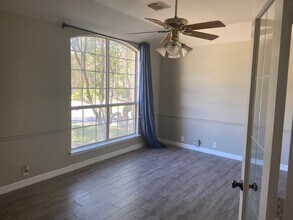 1222 Walkers Way in San Antonio, TX - Building Photo - Building Photo