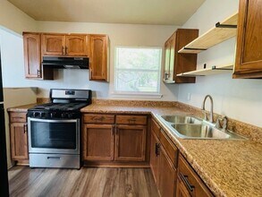 111 Farhill Ln in San Antonio, TX - Building Photo - Building Photo