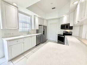 8311 Dominica Pl in Wellington, FL - Building Photo - Building Photo