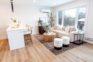 140 Young St in Ottawa, ON - Building Photo