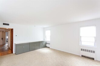 340 W Fulton St in Long Beach, NY - Foto de edificio - Building Photo