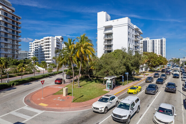 Boston Plaza Condominium in Miami Beach, FL - Building Photo - Building Photo