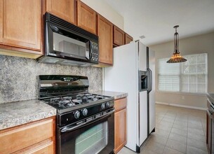 1172 Oak Grove Ave in Austin, TX - Building Photo - Building Photo