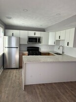 352-354 Ermine Wy in Pittsburgh, PA - Building Photo