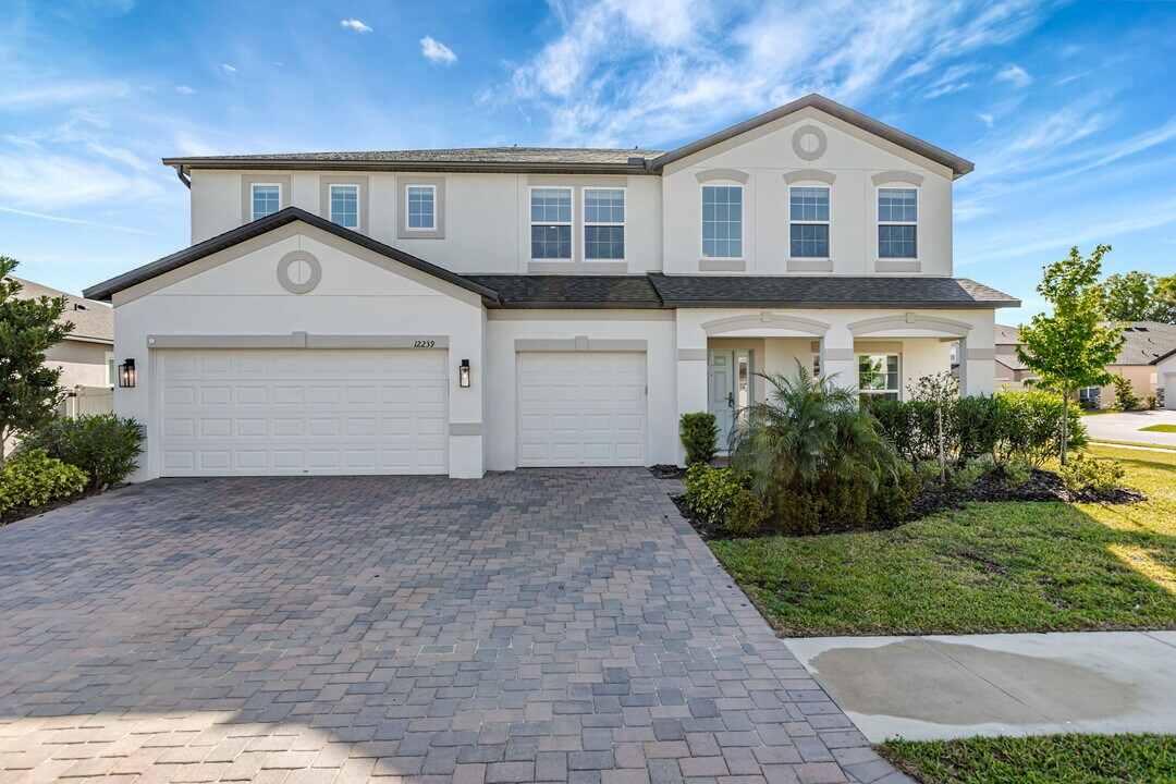 12239 Nouveau Ave in Spring Hill, FL - Building Photo