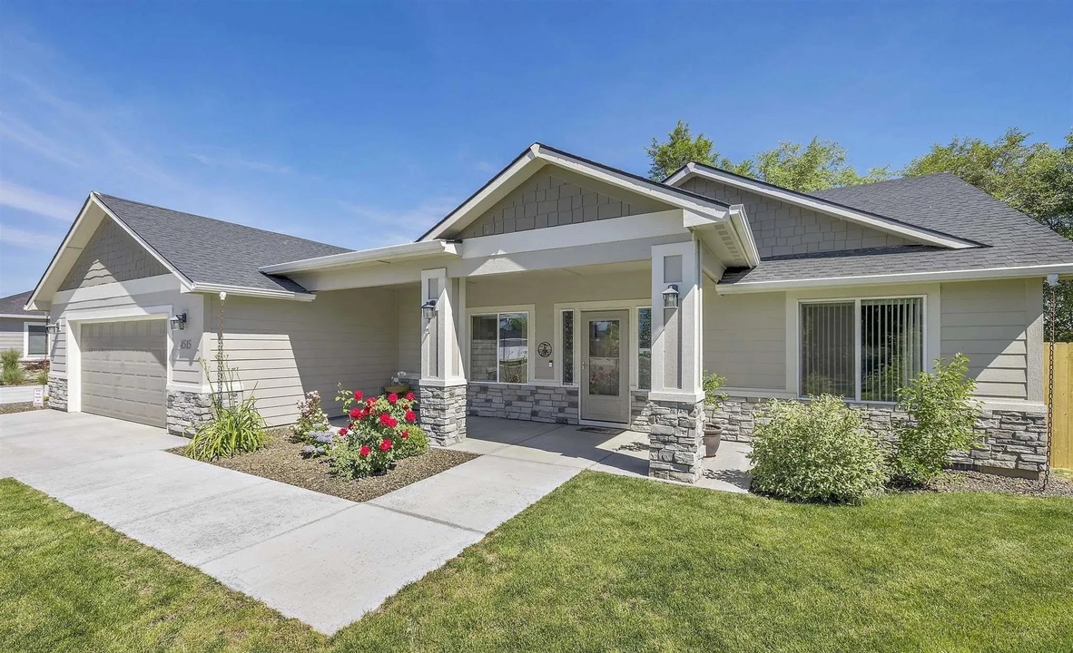 4515 Autumn Leaf Ave in Caldwell, ID - Building Photo