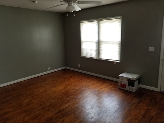 809 S Rogers St in Clarksville, AR - Building Photo - Building Photo