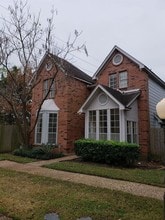 6649 Queensclub Dr in Houston, TX - Building Photo - Building Photo