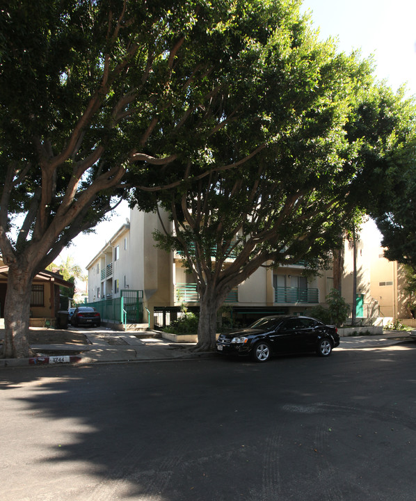 1240 N Cherokee Ave in Los Angeles, CA - Building Photo