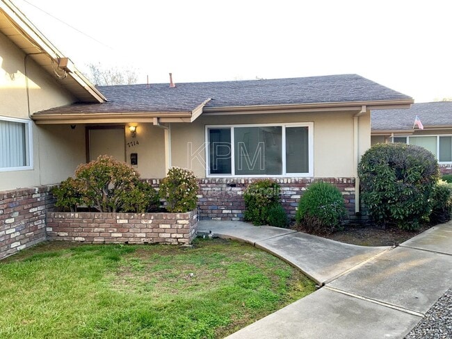 7714 Brentwood Dr in Stockton, CA - Building Photo - Building Photo
