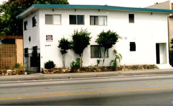 4127 W Century Blvd in Inglewood, CA - Building Photo