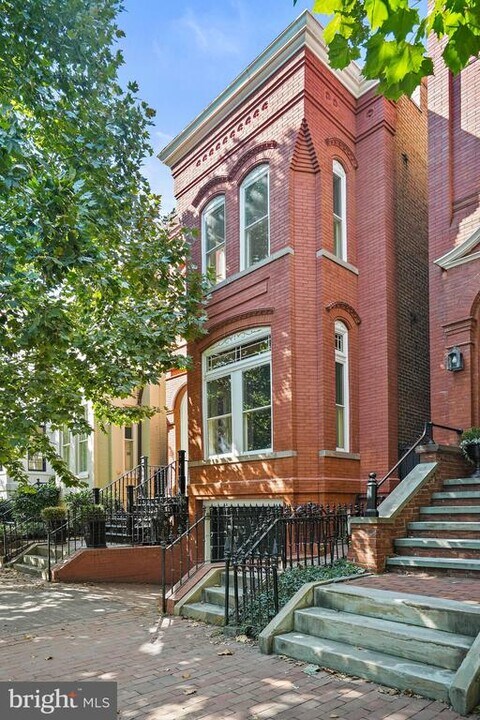 3127 P St NW in Washington, DC - Building Photo