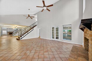 812 Fleetwood Pl Dr in Houston, TX - Building Photo