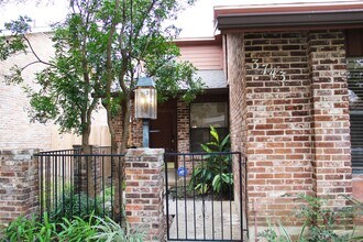 3743 Hunters Cir in San Antonio, TX - Building Photo - Building Photo
