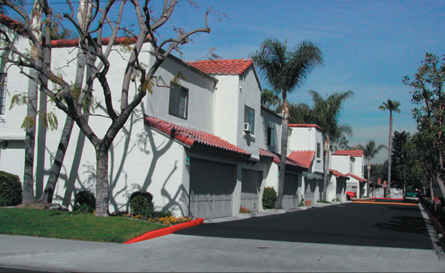 Palm Villas in Buena Park, CA - Building Photo - Building Photo