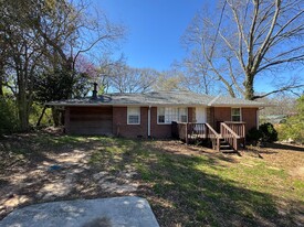 4247 Macedonia Rd in Powder Springs, GA - Building Photo