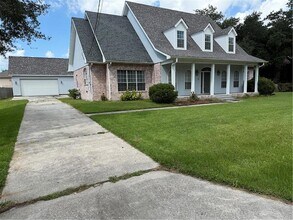 2939 Behrman Hwy, Unit 1 in New Orleans, LA - Foto de edificio - Building Photo