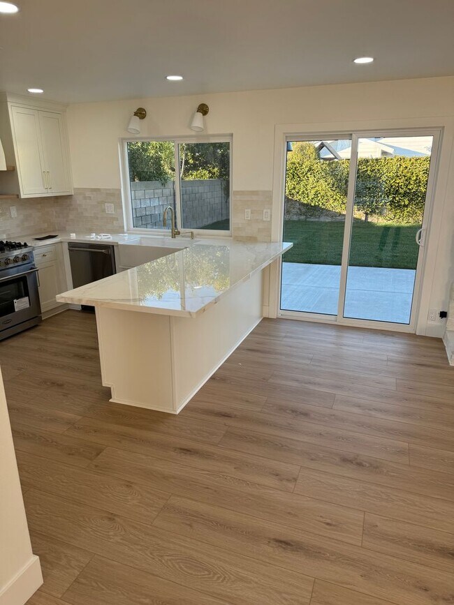 9891 Hot Springs Dr in Huntington Beach, CA - Building Photo - Building Photo