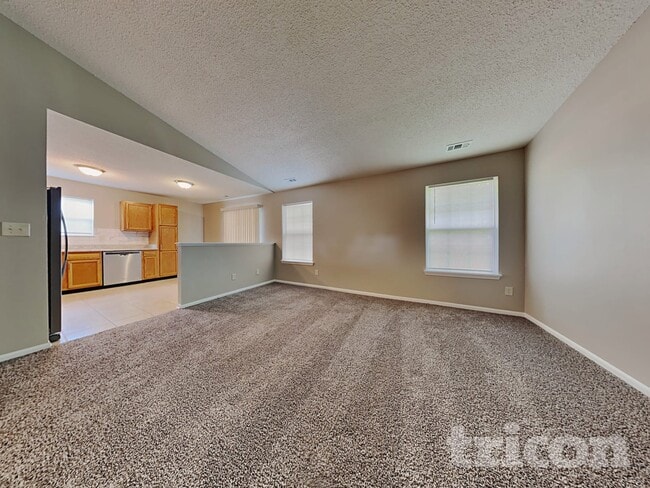 4900 Hunters Run in Columbus, IN - Foto de edificio - Building Photo