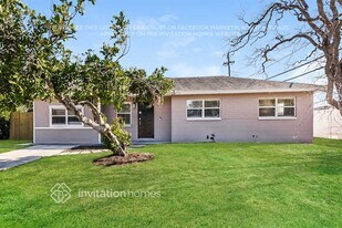 1713 Roslyn Ave in Bradenton, FL - Building Photo