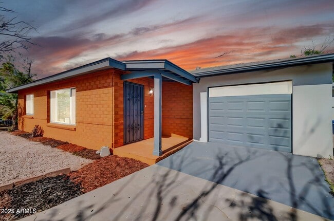 7039 N 15th St in Phoenix, AZ - Building Photo - Building Photo