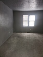 25632 Thelmadale Dr in Elkhart, IN - Building Photo - Building Photo