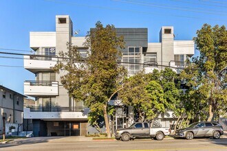 4320 S Centinela Avenue in Los Angeles, CA - Building Photo - Building Photo