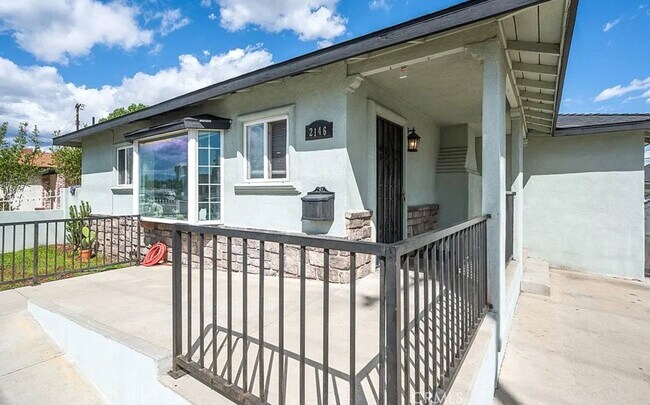 2146 S Towne Ave, Unit ROOM 1 in Pomona, CA - Building Photo - Building Photo