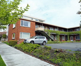 Pauline Apartment in Seattle, WA - Building Photo - Building Photo