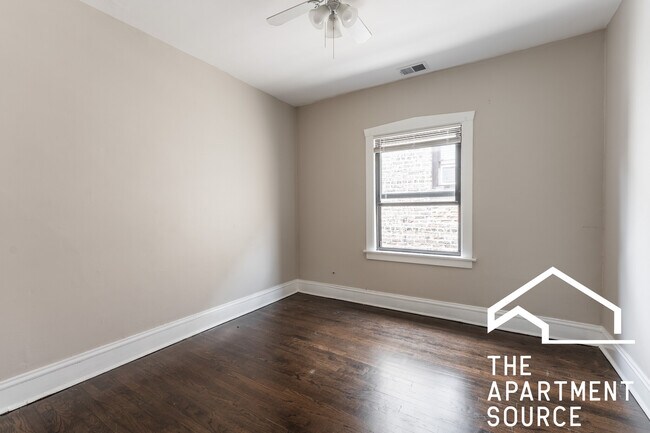 3524 W Grace St, Unit 1 in Chicago, IL - Building Photo - Building Photo