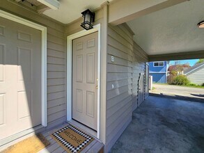 1421 Pine St in Everett, WA - Building Photo - Building Photo