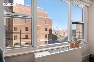 10740 Queens Blvd in Queens, NY - Building Photo - Building Photo