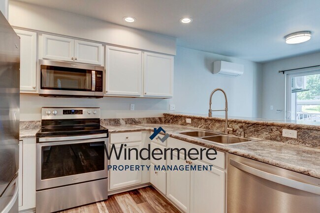 1651 SW Mulberry Pl in Oak Harbor, WA - Building Photo - Building Photo