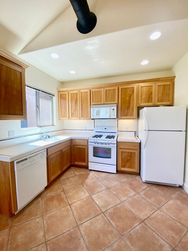 2315 Glacier Place in Davis, CA - Building Photo - Building Photo