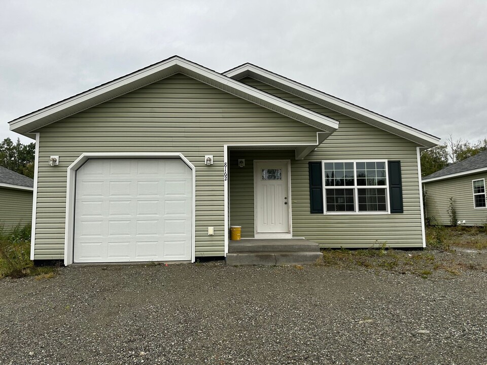 8160-8166 Turner Rd in Palmer, AK - Building Photo